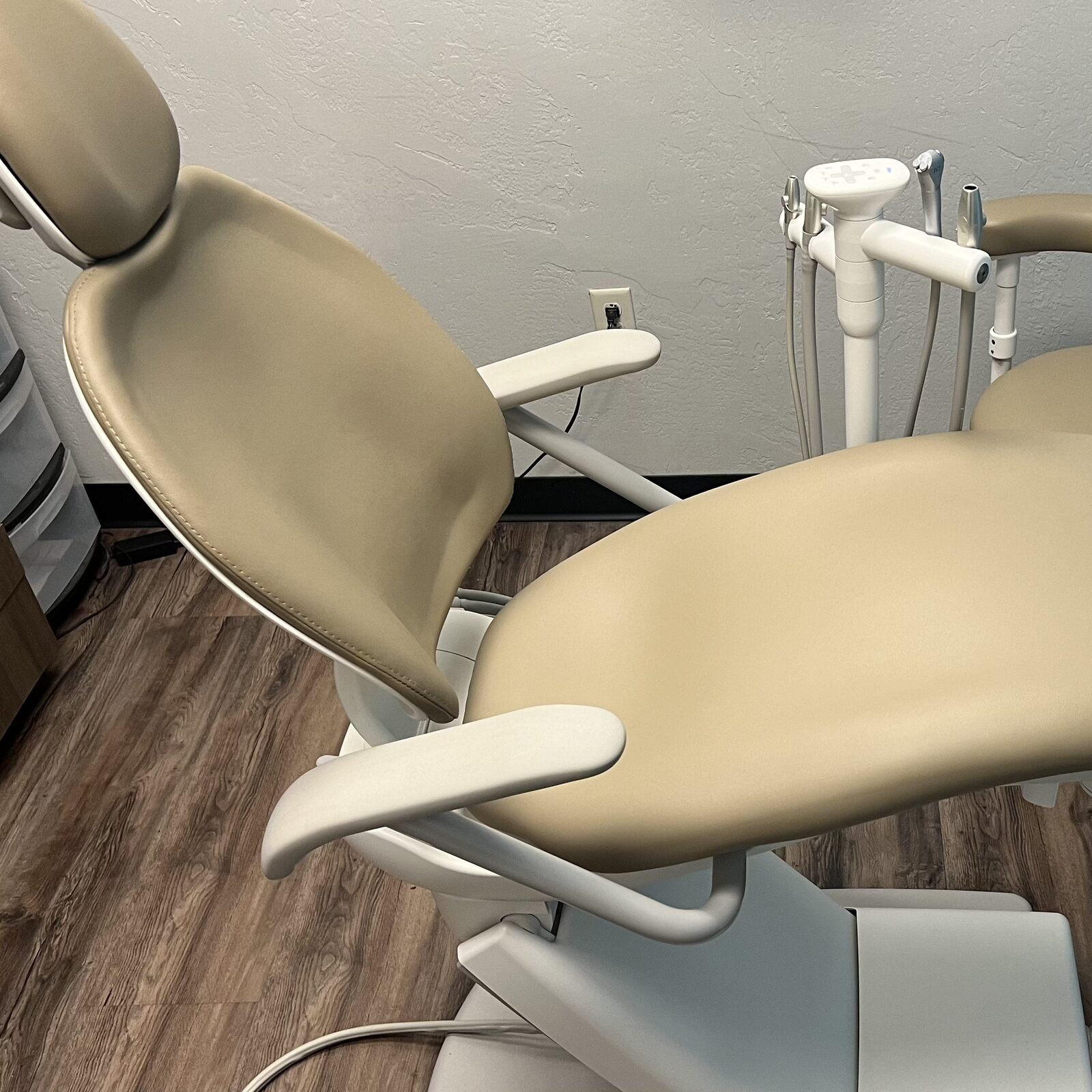 Reupholstered equipment in an Arizona operatory